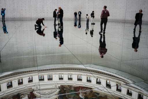 A la Bourse de commerce, de l'art contemporain et des miroirs qui donnent le vertige