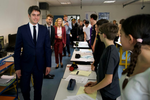 Education: des mesures du "choc des savoirs" détaillées au JO