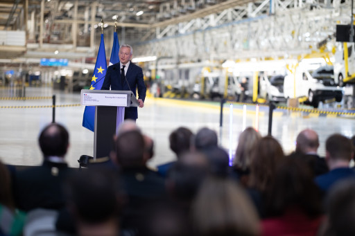 Bruno Le Maire à Sandouville pour une mission réindustrialisation
