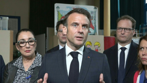 Mort d'un adolescent à Viry-Châtillon: cinq personnes en garde à vue, la France "endeuillée"