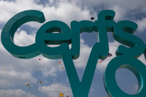 Lancement des 37e rencontres internationales de cerfs-volants de Berck