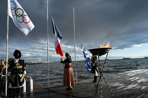 JO-2024: la flamme va être remise aux Français avant de quitter la Grèce