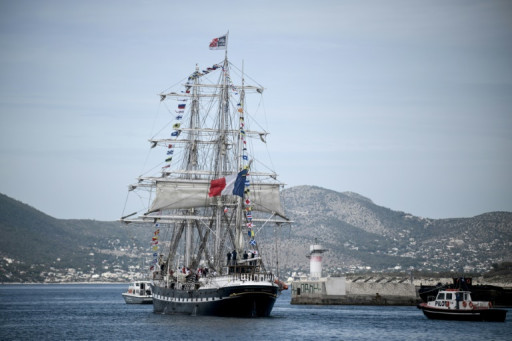 JO-21024: le Belem et la flamme olympique mettent le cap sur Marseille