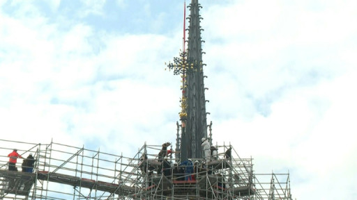 Notre-Dame de Paris: la cathédrale retrouve sa croix du chevet