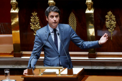 Assemblée: "vous exécrez l'Europe", lance Attal à LFI et au RN