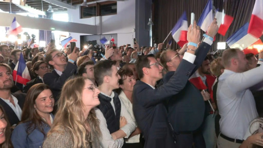 Au RN, l'annonce surprise de la dissolution accueillie avec des cris de joie