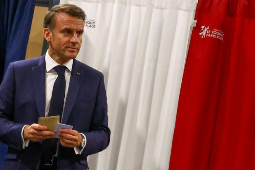 Après le choc de la dissolution, l'heure des grandes explications