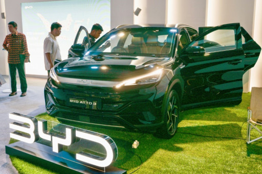 Taxes de l'UE sur les véhicules électriques chinois: Pékin "se réserve le droit" de saisir l'OMC