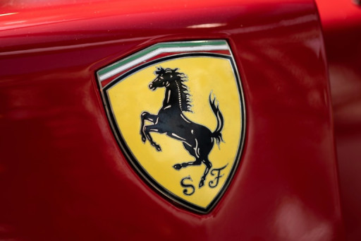 Ferrari entre dans l'ère électrique avec un nouveau site de haute technologie