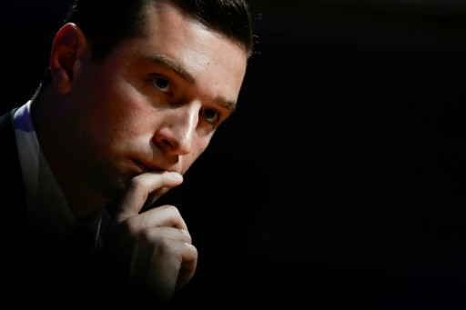 Législatives: Macron s'alarme d'un risque de "guerre civile", Bardella se dit "prêt" à gouverner