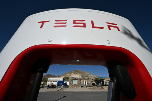 Suède: un syndicat va poursuivre Tesla en justice pour rétention d'information
