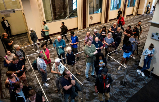 Législatives: la gauche sort en tête, vague RN limitée, la France sans majorité absolue