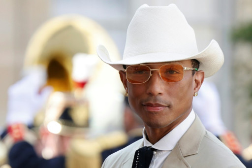 JO-2024 : Pharrell Williams porteur de la flamme olympique en région parisienne