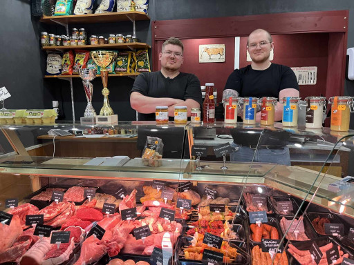 Deux frères à la tête d'une boucherie-charcuterie