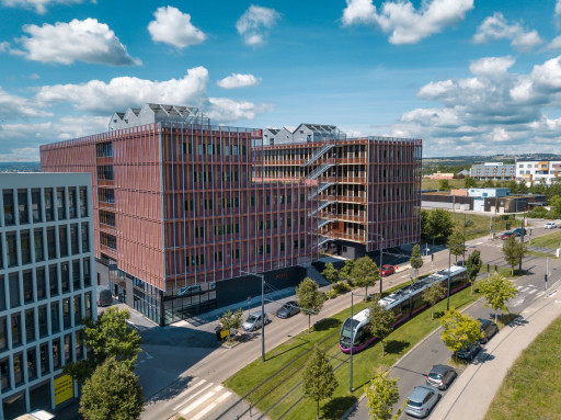Dijon : Batifranc inaugure Pepper son nouveau bâtiment écoresponsable