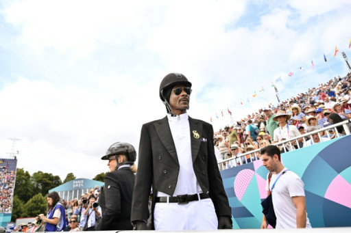 JO-2024: Snoop Dogg se déguise en cavalier à Versailles