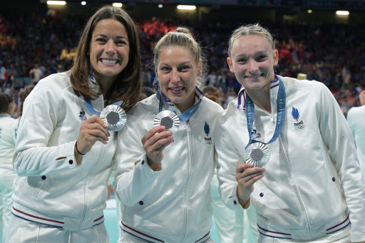 L’équipe de France féminine de handball remporte l'argent
