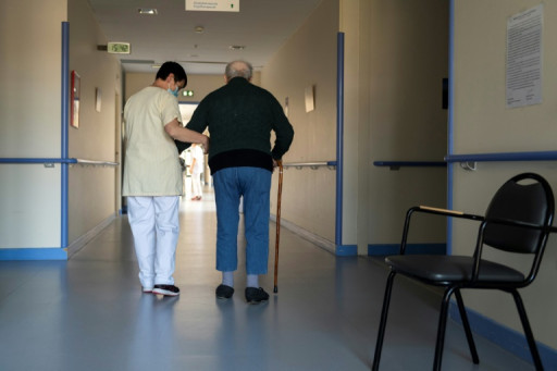 Un rapport du Sénat recommande de "reconstruire" le modèle des Ehpad