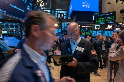 Wall Street clôture en hausse, records pour S&P 500 et Dow Jones