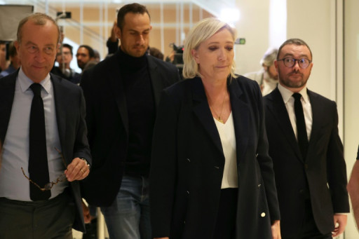 Procès du RN: à la barre, Marine Le Pen esquive mais se défend sans relâche