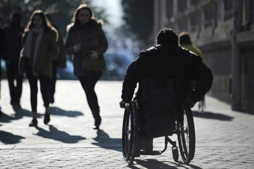 Insertion des personnes handicapées: "coupe inacceptable" dans le projet de budget, selon des associations