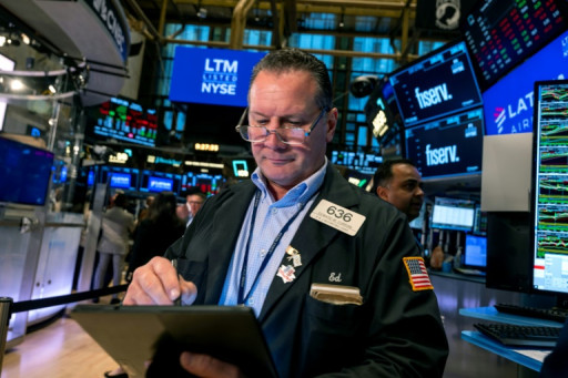 Wall Street ouvre en ordre dispersé, Tesla tire le marché