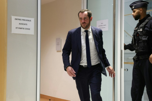 Au procès du RN, les étranges revues de presse de Nicolas Bay