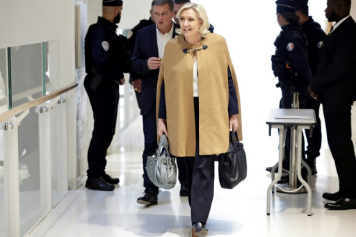 Au procès du RN, Marine Le Pen, "la répétition", et le ras-le-bol du tribunal