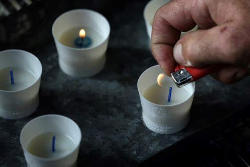 De nouvelles bougies votives pour Notre-Dame, fabriquées à Lourdes