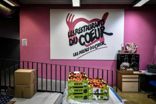 Pauvreté: les Restos du coeur démarrent leur 40e campagne, tournée vers les familles