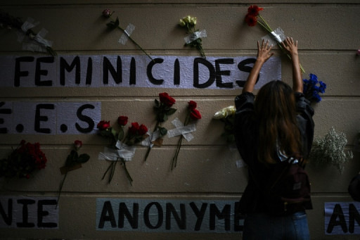 Suicides forcés: les tâtonnements de la justice face à ces "féminicides de l'ombre"