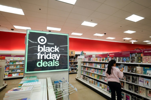 Aux Etats-Unis, les consommateurs à la chasse aux bonnes affaires lors du "Black Friday"