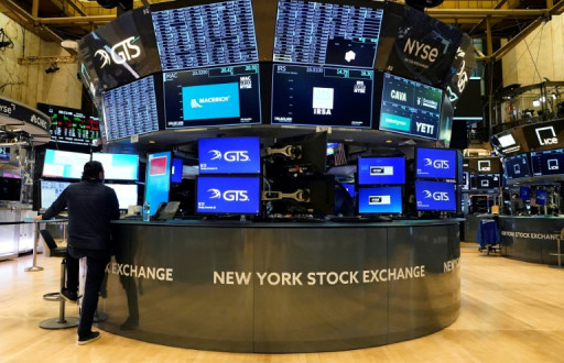 Wall Street partagée, mais reste attirée par les hauteurs