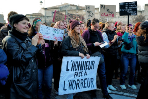 "Violeurs, c'est à vous d'avoir peur": manifestation féministe à Avignon