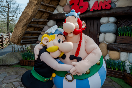 Le Parc Astérix récompense 121 diplômés en 2024