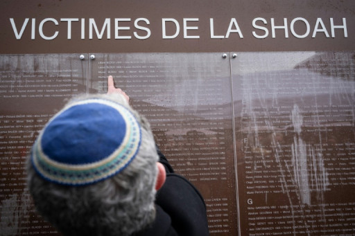 A Strasbourg, un mur des noms sur les lieux de la synagogue incendiée par les nazis