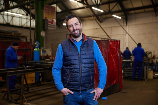 Entreprise Métal Insertion : un dirigeant soudé avec ses salariés