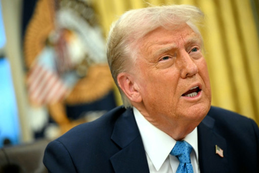 Trump lance son offensive commerciale contre le Canada, le Mexique et la Chine, qui promettent de répliquer