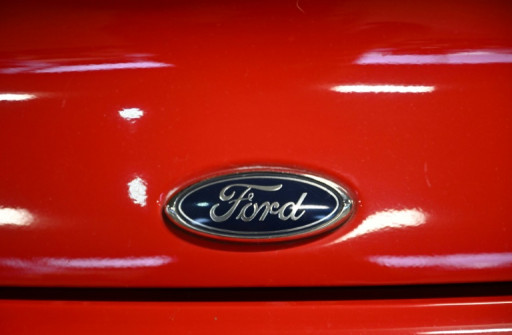 Ford fait mieux qu'attendu au 4T mais ses prévisions "prudentes" pour 2025 déçoivent