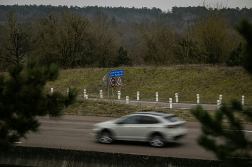 Réseaux de passeurs: un homme tué et un policier blessé près de Dijon