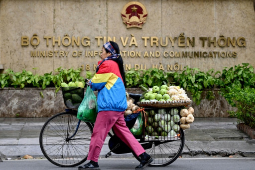 "Révolution" au Vietnam communiste: une réforme pour supprimer 20% des emplois publics
