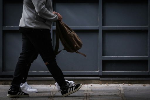Violence à l'école: fouilles inopinées des sacs à partir du printemps, annonce Borne