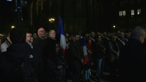 A Mulhouse, le temps du recueillement après "la folie terroriste"
