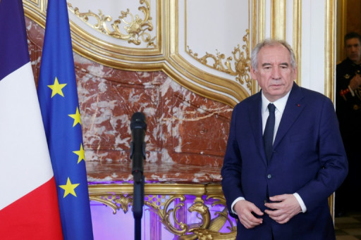 Immigration: Bayrou menace de remettre en cause les accords de 1968 avec l'Algérie
