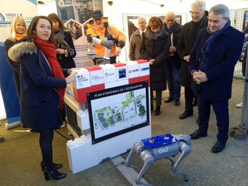 Première pierre pour le Centre de formation Jules-Verne et le Totem robonumérique