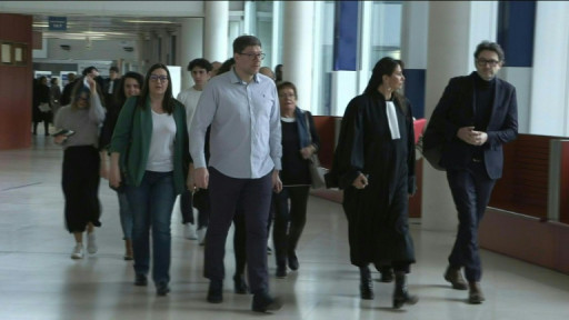 "Comment notre fille a pu subir ça ?": au procès de l'enseignante d'Evaëlle, le combat de ses parents