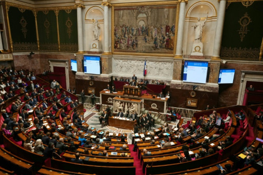 Gilets jaunes: l'Assemblée lance un appel à ouvrir les cahiers du Grand débat