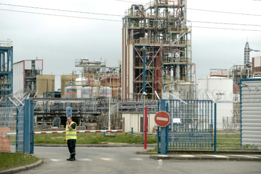 Rejets toxiques à Mourenx: Sanofi, mis en examen pour une partie des faits, conteste les infractions
