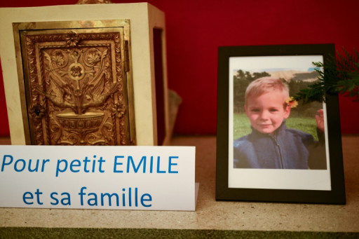 Mort du petit Emile: quatre personnes dont ses grands-parents en garde à vue