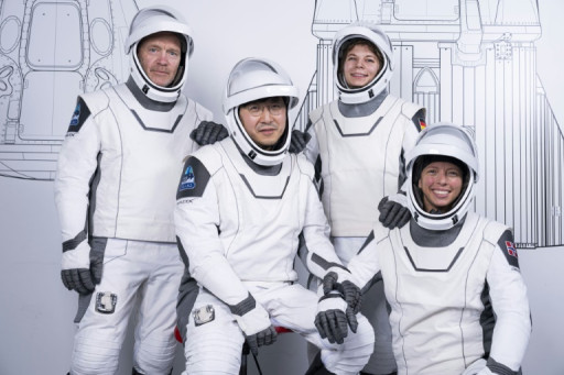 Lancement par SpaceX de la première mission spatiale habitée à survoler les pôles de la Terre